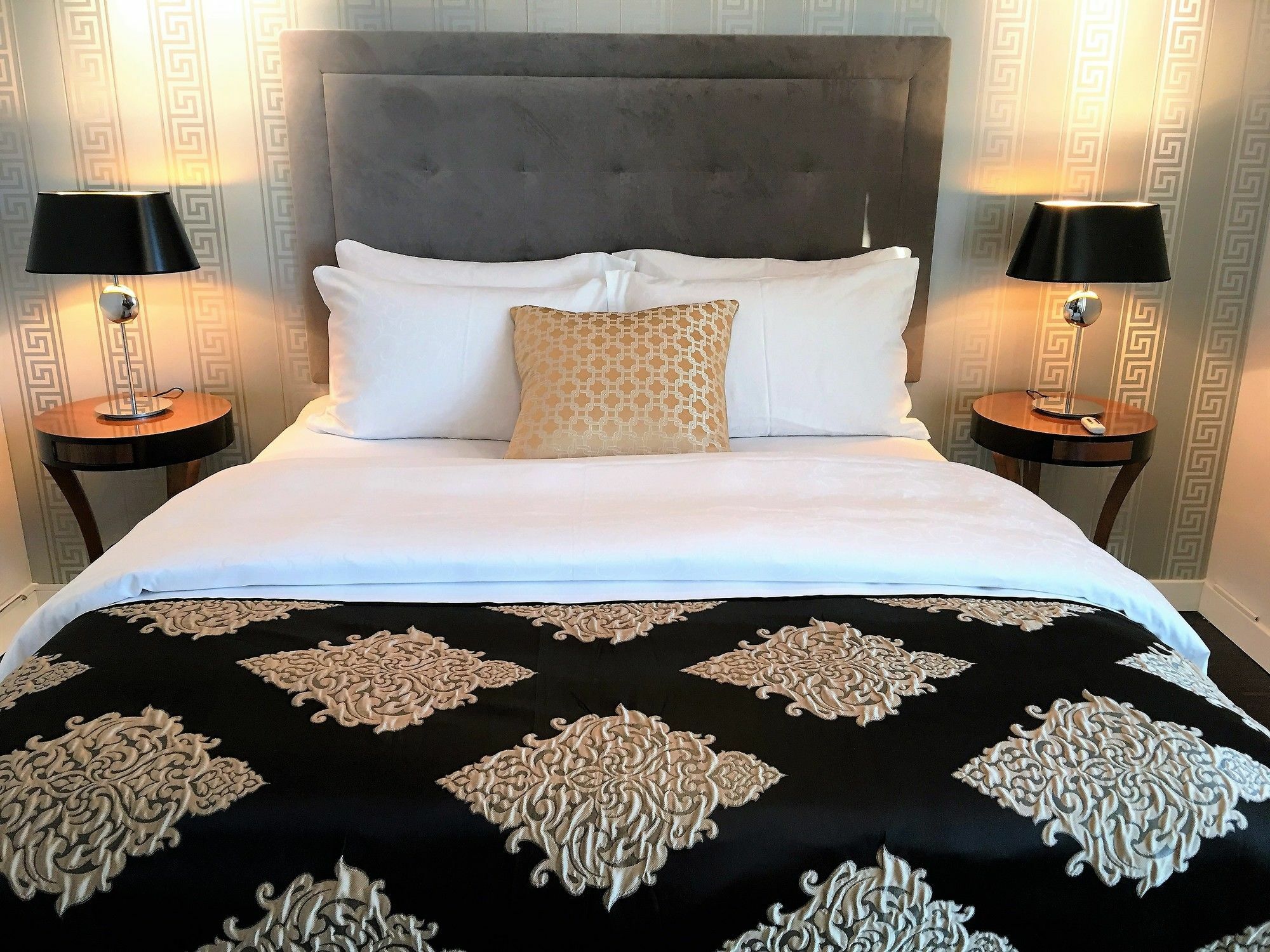Mondrian Luxury Suites & Apartments Krakow Old Town Esterno foto